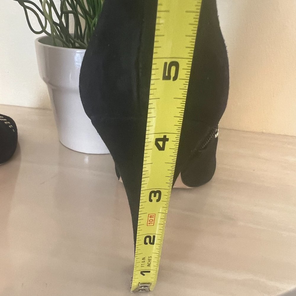 VINCE CAMUTO BOOTIES - Picture 6 of 6